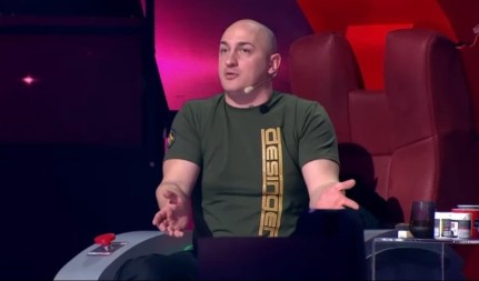 "POLOMIĆU MU OBE NOGE" Desingerica zapretio u programu, nastao haos u studiju! (VIDEO)