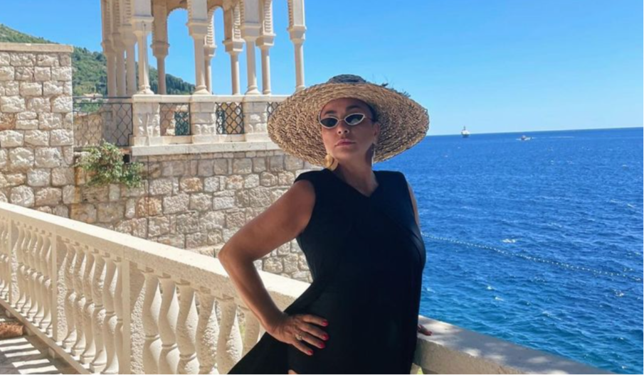 PEVAČICA (64) PRIZNALA DA JE BILA INTIMNA SA ŽENOM Ispričala sve do detalja: "Imala sam prelepa iskustva"