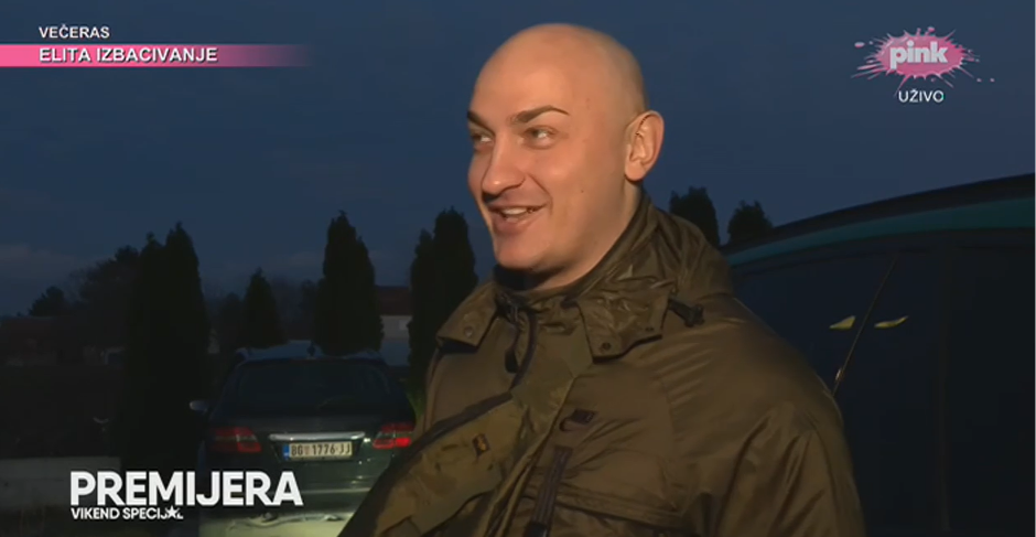 "SVI VRIŠTE I SAMO VIDIM MIRIŠLJAVU PUFNU" Desingerica progovorio o životinji na nastupu!