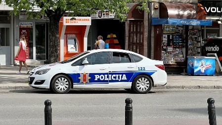 ZAPOSEO DRŽAVNU PARCELU I NASUO 959 KVADRATA ŠLJUNKA Policija podnela prijavu protiv preduzetnika iz Bijelog Polja