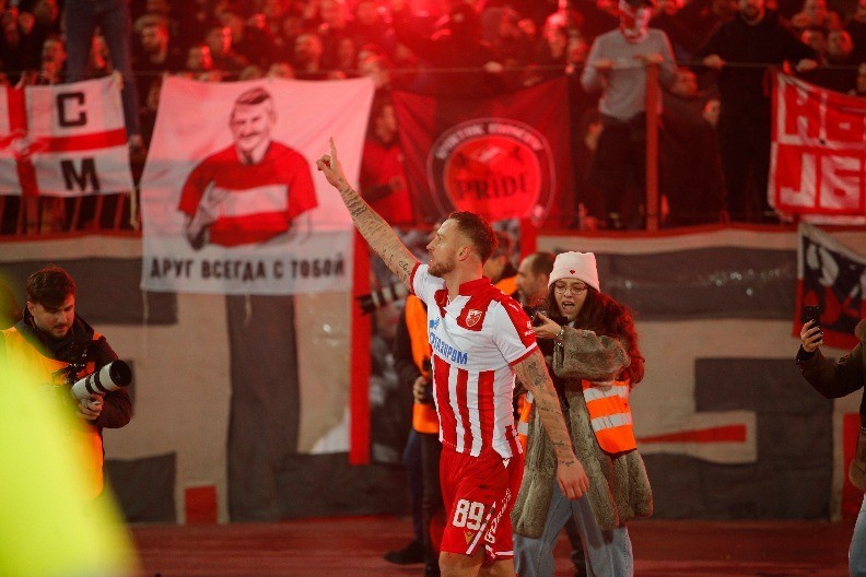 ODUŠEVIO "DELIJE" Arnautović se oglasio posle derbija, poslao moćnu poruku na ćirilici 