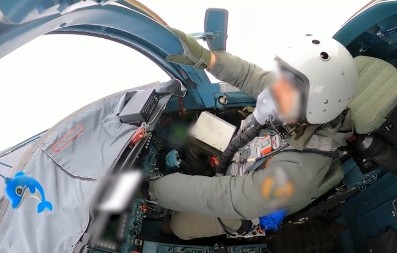 SNIMAK IZ PILOTSKE KABINE Su-34 izbombardovao oklopna vozila "nevidljivim" bombama