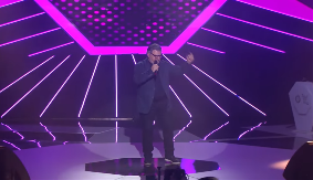 MAJKU SMESTIO U DOM, A ŽENI PREPISAO SVE ŠTO IMA! Pevač 20 godina mlađoj supruzi ostavio svu imovinu: "Volim je najviše na svetu"