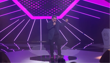 MAJKU SMESTIO U DOM, A ŽENI PREPISAO SVE ŠTO IMA! Pevač 20 godina mlađoj supruzi ostavio svu imovinu: "Volim je najviše na svetu"