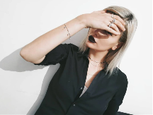 JAVNO PRIZNALA DA JE SPONZORUŠA Pevačica izjavom podigla buru na mrežama: "Od muškarca zahtevam..."