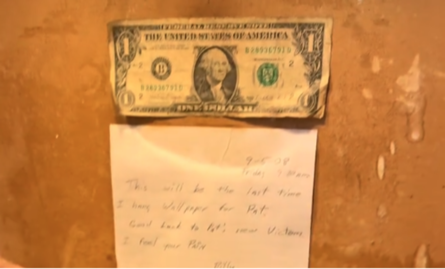 ISPOD TAPETA IH SAČEKALA PORUKA KOJA LEDI KRV U ŽILAMA Par kupio kuću, pa prilikom renoviranja doživeo HOROR (VIDEO)