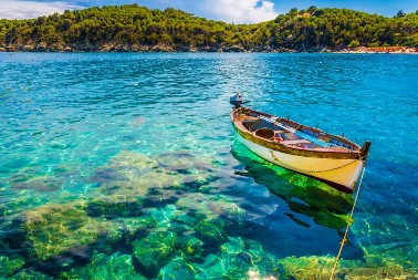 LEGENDARNO OSTRVO UVODI STROGO PRAVILO! Raj za bogate pod najezdom turista, OVO će od sad biti zabranjeno 