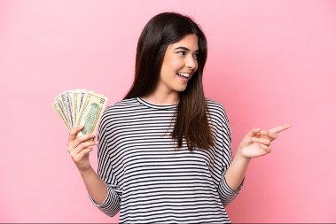 BIĆE PUNI PARA DO KRAJA 2026. Pet horoskopskih znakova ostavljaju finansijske brige iza sebe