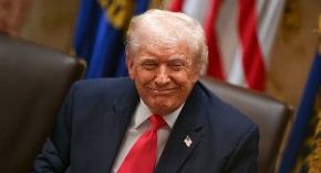 CENE ZLATA PORASLE ZA DVA ODSTO Trampove najave dodatnih carina "uradile posao"