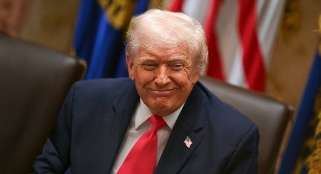 CENE ZLATA PORASLE ZA DVA ODSTO Trampove najave dodatnih carina "uradile posao"