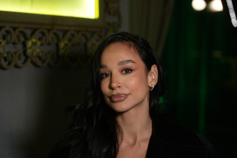 EDITA ARADINOVIĆ PRVI PUT POKAZALA TRUDNIČKI STOMAK Utegla se u helanke u 5. mesecu, evo kako izgleda (FOTO)