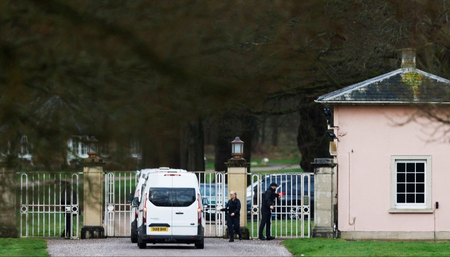 SKANDAL POSTAJE JOŠ VEĆI! Britanski policajci čuvali Endrua Mauntbaten-Vindzora na Epstinovoj zabavi