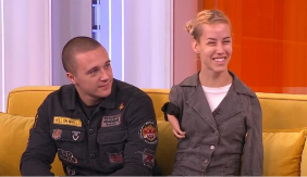 DEVOJKA SA KRILIMA OTKRILA POL BEBE Rezultat testa ih iznenadio 