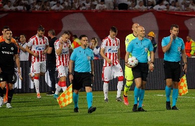 "MARAKANA" GA JE DOBRO UPAMTILA Zvezdi protiv Lila sudi Englez, "delije" ga zapamtile po jednom od najbolnijih mečeva