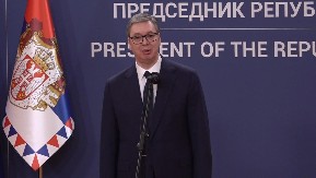 PROSEČNA PLATA U DECEMBRU BILA JE VEĆA OD 1.000 EVRA Vučić: "Beograd, Novi Sad, Bor su najviši po platama"