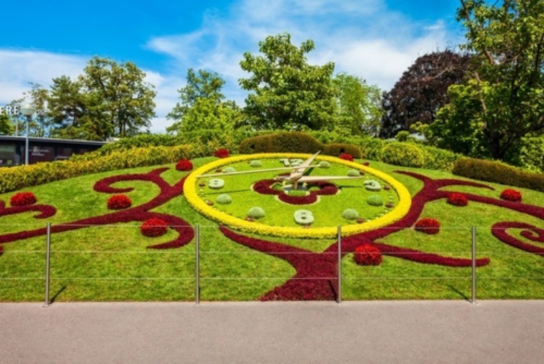 OVAJ DAN TRAJE SAMO 23 SATA! Sat se pomera ranije – evo kada mrak konačno pada posle 18h