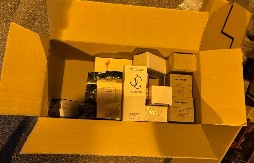 U APS ZBOG PARFEMA  Zaplenjeno 760 bočica poznatih robnih marki, u vrednosti oko 4.200.000 dinara