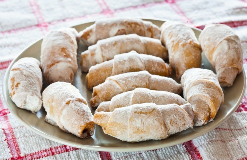 KIFLICE SA PIVOM SE TOPE U USTIMA Baš ovako su ih pravile domaćice u Jugoslaviji