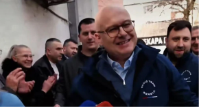 NIJE KOMPLET LEPINJA, EVO MALO INDEKS SENDVIČA! Hit video lidera SNS Vučevića