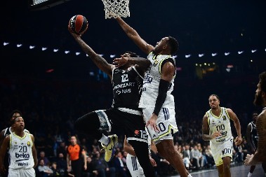 FENERBAHČE - PARTIZAN Crno-beli vode na krilima nezaustavljivog Bruna Fernanda