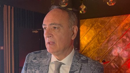 "BIO JE NEPONOVLJIV LIK" Aca Ilić se prisetio lepih uspomena sa Tomom Zdravkovićem, otkrio da li je bio zaljubljen u Silvanu Armenulić (VIDEO)