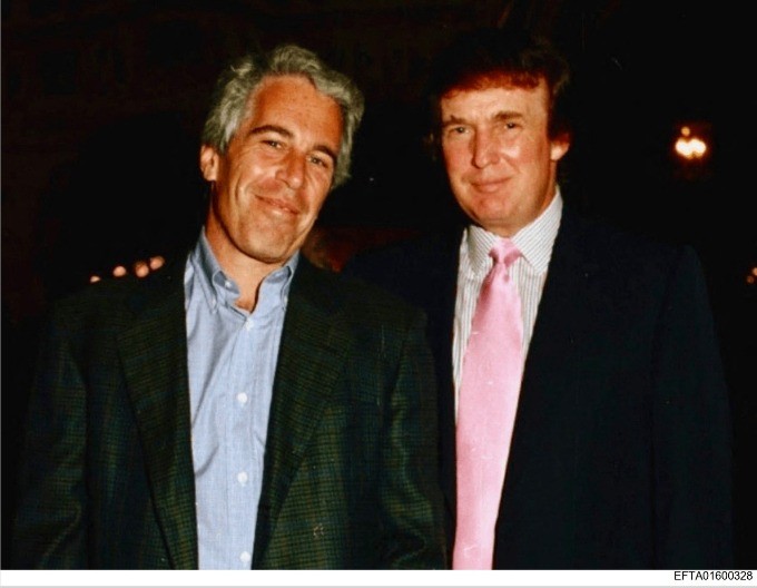 ISPARILI ZAPISNICI FBI U KOJIMA ŽENA TVRDI DA JU JE TRAMP ZLOSTAVLJAO?! Šok tvrdnje CNN o Epstinovim fajlovima