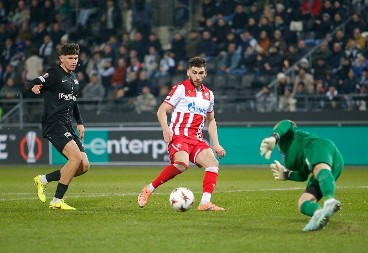 OD CENKANJA NA PIJACI, SIRA I PRŠUTE DO VEČERE SA FUDBALEROM ZVEZDE Legendarni reprezentativci Rusije došli na derbi, pa napravili sjajan video o Beogradu (VIDEO)