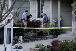 MASAKR  U VAŠINGTONU Muškarac ubadao ljude ispred kuće, ima mrtvih (FOTO)