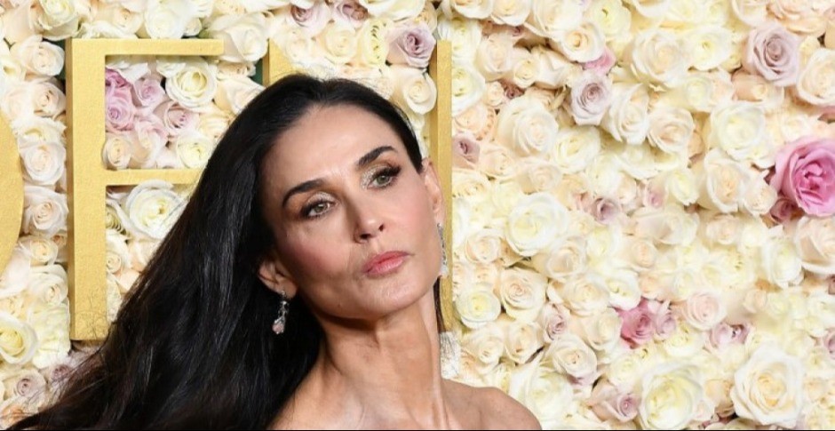 LEPA SA ŠMINKOM I BEZ NJE Demi Mur izgleda fenomenalno u prirodnom izdanju, godine uspešno krije