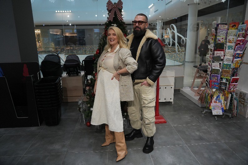 PORODILA SE NIKOLINA KOVAČ Otkriveno kog je pola beba 