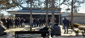  OTIŠLA JE KADA IM JE NAPOTREBNIJA Sahranjena majka troje dece! 