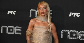 NASTUPILA U MOKROJ HALJINI BEZ BRUSHALTERA, A OVAKO JE NEKAD IZGLEDALA Isplivala stara fotografija Lores! (FOTO)