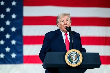 TRAMP ZAGRMEO ''PRAVE RAKETE KOJE MOGU POGODITI SAD'': Vojska se gomila, svet strahuje od udara