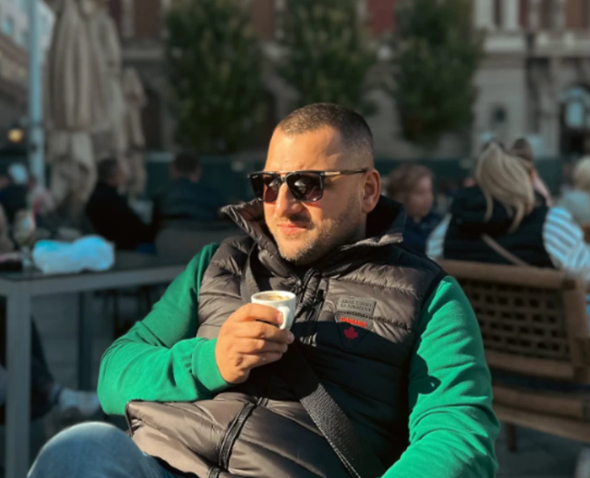 PEVAČ ČEKA ŠESTO DETE Ima petoro naslednika sa dve žene, uskoro stiže prinova 