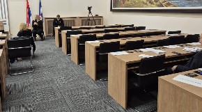 KAKO BI SE TEK BLOKADERI PONAŠALI KADA BI DOŠLI NA VLAST? Mirković: Na sednicu Skupštine grada Beograda od 46 odbornika opozicije došlo njih 5