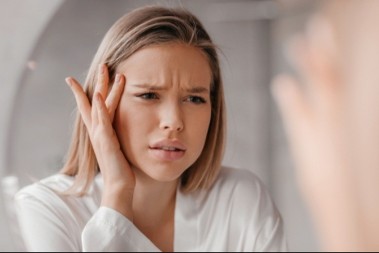 Zbog jedne greške bore se javljaju 10 godina ranije: Evo kako većina žena upropasti lice