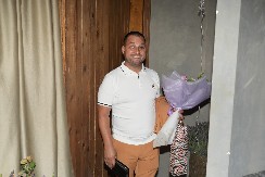 PORODILA SE ŽENA NAŠEG PEVAČA! Stigao šesti član porodice, evo kog je pola beba (FOTO)