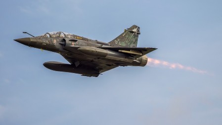 FRANCUSKI MIRAŽ 2000 PO PRVI PUT NAPADA RUSE NA FRONTU Snimljen žestok udar! (VIDEO)