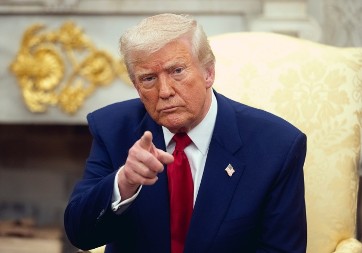 TRAMP IZDAO HITNO NAREĐENJE: Obustavljaj!