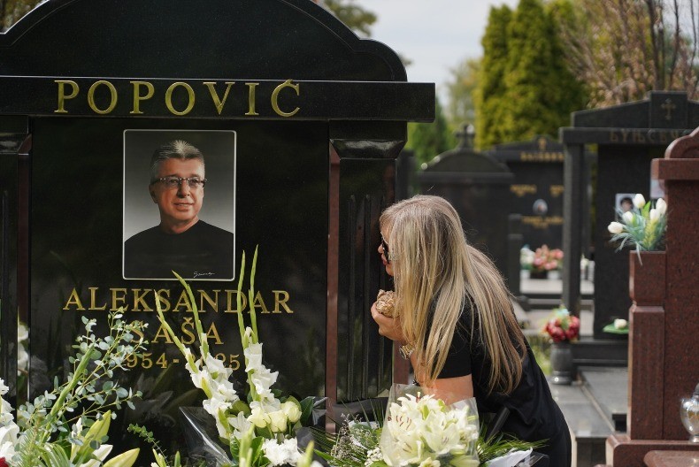 SAŠA JE OBOŽAVAO, A ONA SE DANAS NIJE POJAVILA NA GROBLJU ZAJEDNO SA PORODICOM Ovo je razlog!