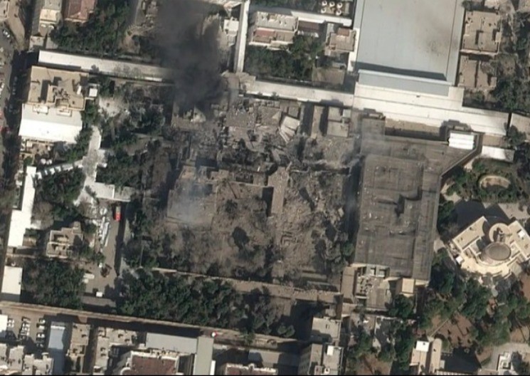 AMERIČKE BAZE U PLAMENU, IRAN KRENUO U OSVETU! Objavljen snimak razaranja kuće ajatolaha Hamneija, raste broj poginulih