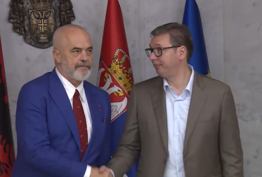 "Nismo naivni" - Ugledni nemački list objavio je zajednički tekst Vučića i Edija Rame