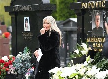 PROMENJEN SPOMENIK SAŠE POPOVIĆA Na zahtev udovice izgleda drugačije, imala je dobar razlog