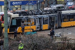 LICEMERNI BLOKADERI! Tramvajski udes u Milanu "nesreća", nezgoda u Beogradu - korupcija!