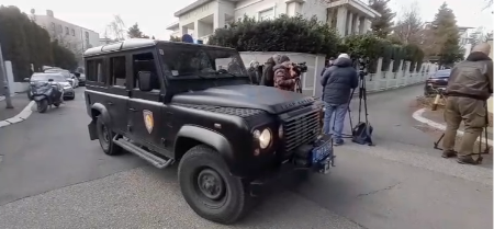 ISPRED KUĆE ZDRAVKA ČOLIĆA STIGLA ŽANDARMERIJA Evo zbog čega (FOTO/VIDEO) 