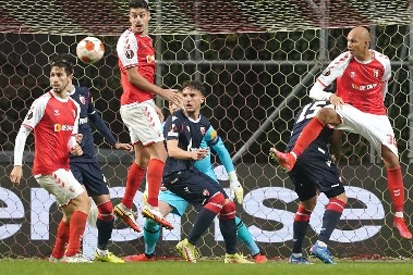 BOMBA NA "MARAKANI" Zvezda vratila miljenika "delija"