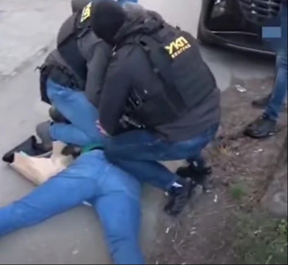  UHAPŠEN ZBOG POKUŠAJA UBISTVA  Glumio dostavljača, pa pucao u žrtvu