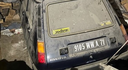 43 GODINE ZAKLJUČAN U GARAŽI Kupila auto iz snova, sela u njega SAMO JEDNOM – kad su otvorili vrata, OSTALI BEZ TEKSTA!