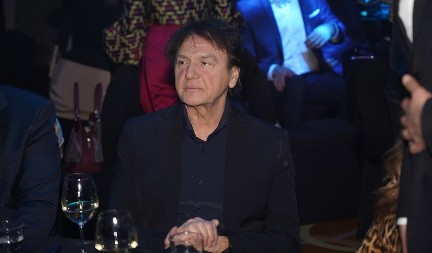 ZDRAVKO ČOLIĆ ZBOG PORODICE VRAĆAO DUG ZELENAŠIMA Juče mu je bačena bomba na vilu, a ovo je cifra koju je dugovao!