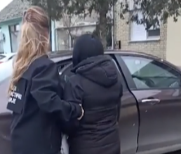 OVAKO JE UHAPŠENA BANKARKA KOJA JE POKRALA KLIJENTE Hitno oglašavanje NLB banke (VIDEO) 